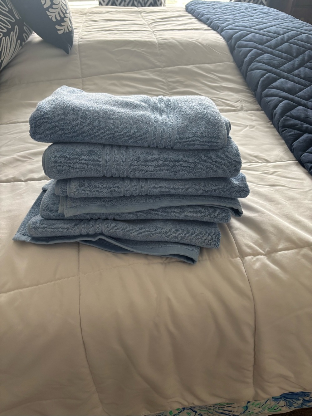 Used Once Southern Tide Light Blue Bath Mats - Set Of 6